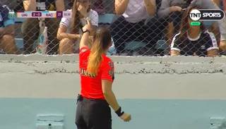 Insultaba a las jugadoras y la jueza lo echó