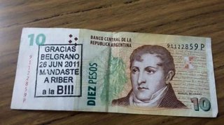 Escribir declaraciones de amor, memes, pedidos o cadenas en los billetes