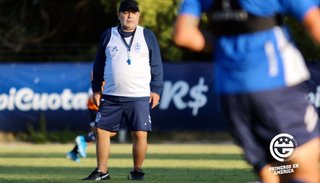 Maradona: “Unos me van a aplaudir y otros me van a putear”