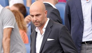 Cagliari expulsó de por vida a tres hinchas por racistas