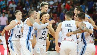Argentina remontó y se impuso ante Venezuela