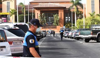 Coronavirus: España pone un hotel en cuarentena en Tenerife con 1000 turistas adentro