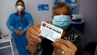 Las claves que explican la exitosa campaña de vacunación contra la covid-19 en Chile