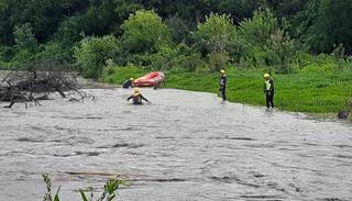 Desesperada búsqueda de un joven que intentó cruzar el río Arenales a caballo y fue arrastrado por las aguas