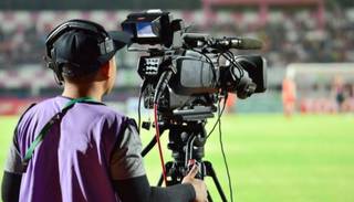 Negocian la transmisión de partidos por la TV Pública