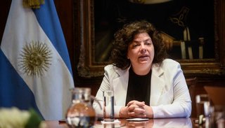 Crean un sistema de monitoreo y definen quiénes son el personal "estratégico" que será vacunado