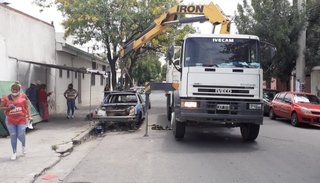 Riesgo sanitario por autos abandonados
