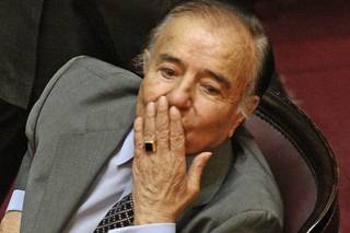 Identifican a un enfermero como autor del robo del anillo de Menem
