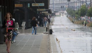 El paro de colectivos previsto para mañana se levantó