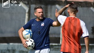 Martos prueba variantes para la final con Talleres
