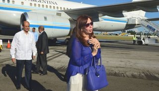 Los vuelos de Cristina a El Calafate en aviones oficiales cuestan 18 veces más que un pasaje en primera