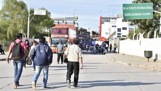 Transitan con DNI y carné entre los dos países
