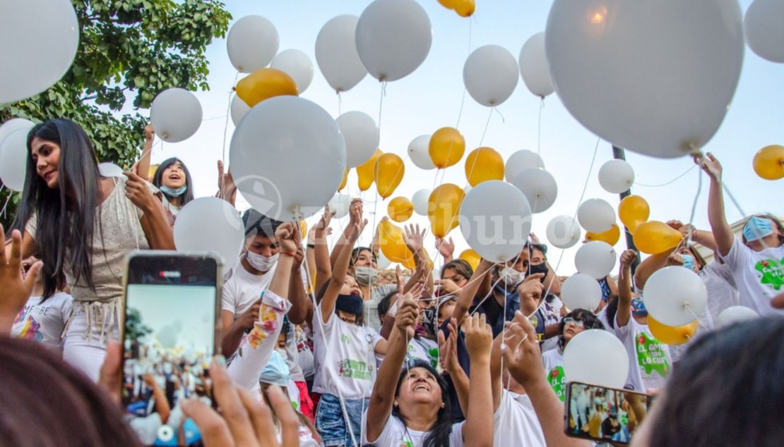 Liberación de globos. Foto: Pablo Yapura Liberación de globos. Foto: Pablo Yapura