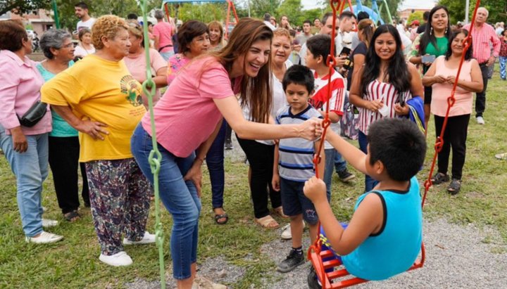 Habilitaron reformas en la plaza de barrio Juan Pablo II