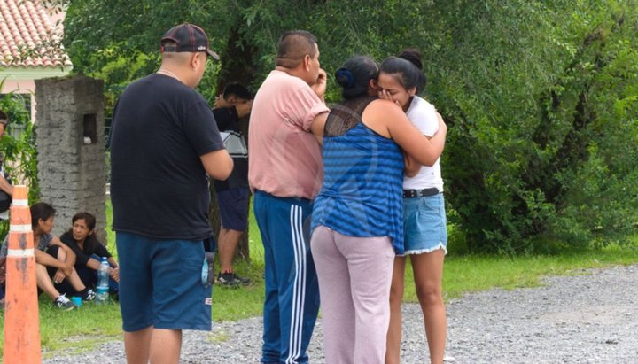 Un olor que se parecía "a gas" emanaba de los cuerpos