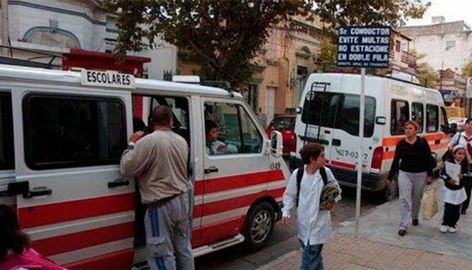 La "extensión horaria" deja a familias sin transporte escolar