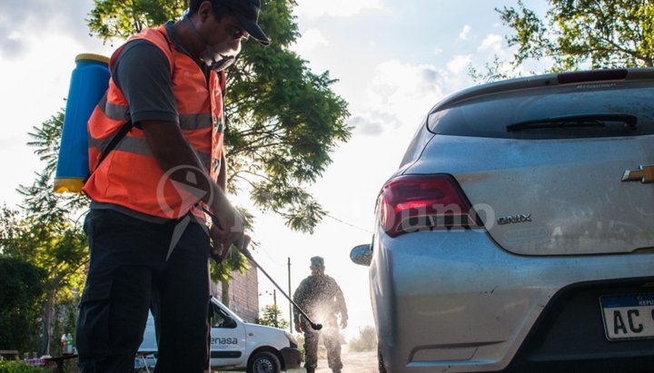 Gripe aviar: cuatro personas bajo vigilancia, cuarentena y controles