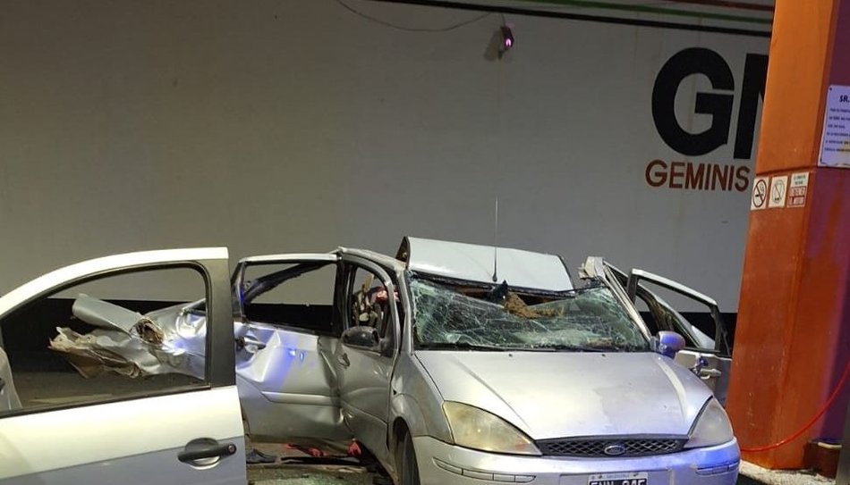Orán: Explotó un automóvil mientras cargaba gas en una estación de GNC