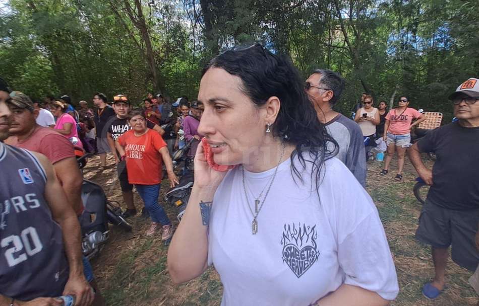 Mosconi: La intendente Guerrero encabezó una manifestación por la falta de agua