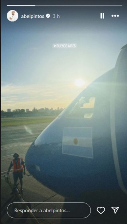 Abel Pintos aterrizó en Salta y fue recibido por sus fans