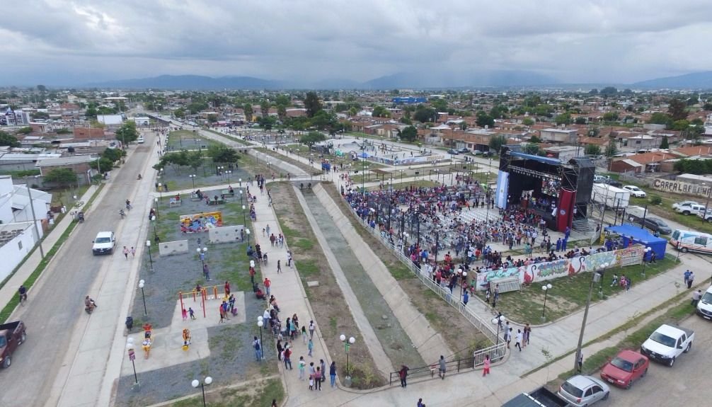 El color de la fiesta y vistas aéreas. Fotos: Andrés Mansilla y Federico Medaa El color de la fiesta y vistas aéreas. Fotos: Andrés Mansilla y Federico Medaa