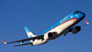 Un avión tuvo que hacer tiempo en el aire, porque en la torre de control se quedaron dormidos