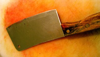 Una mujer atacó a su novio con un cuchillo carnicero: lo hirió en el pene