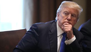 Trump contra California por defender a inmigrante