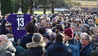 El fútbol italiano despidió al capitán de la Fiorentina Davide Astori