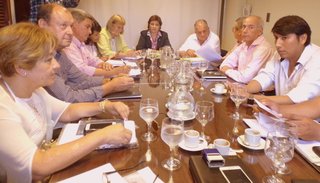 Gobierno ofreció 300 pesos por título docente