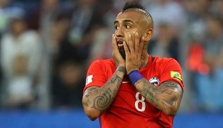 Un banco peruano "gasta"' a Chile y Arturo Vidal por su ausencia en el Mundial