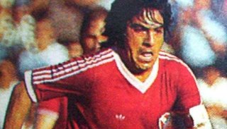 Se fue una gloria del fútbol: el "Negro" Galván, ídolo de Independiente