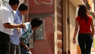 Buscan penalizar el acoso callejero en Buenos Aires