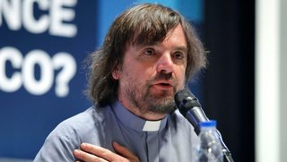 Curas villeros cuestionaron al Gobierno de Macri por propiciar el debate legislativo sobre el aborto