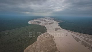 El Pilcomayo construye un nuevo canal hacia el país