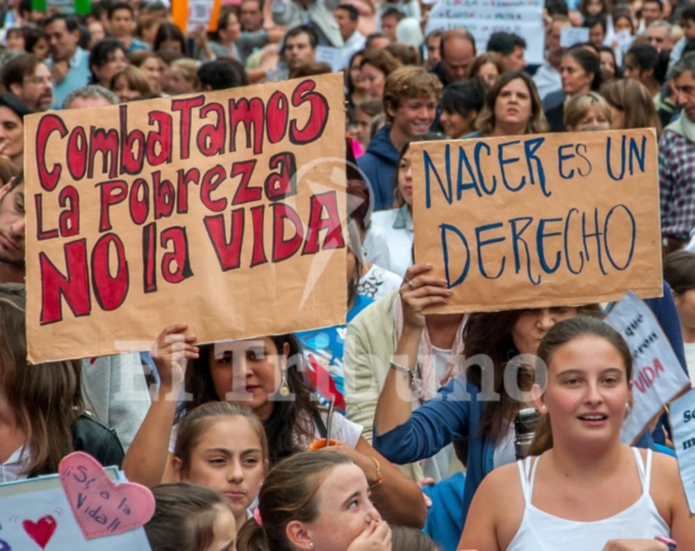 Una multitud marchó en Salta 