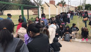 Video: larga fila para inscribirse como aspirante a cadete en el Servicio Penitenciario