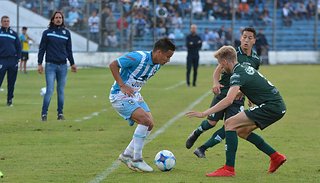 Gimnasia define hoy el  "11" y viaja a Mendoza