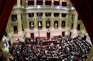"Los que se oponen a la extinción de dominio digan a quiénes quieren proteger"