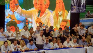 El PJ convocó a Massa y a los gobernadores a sellar la unidad