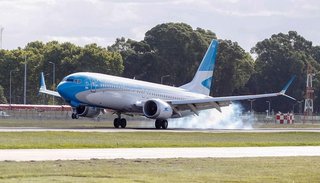 Aerolíneas suspende vuelos con sus Boeing 737 MAX 8 tras la tragedia en Etiopía