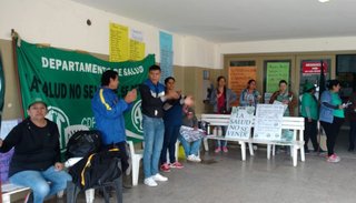 Sigue el paro de los trabajadores del hospital Oscar H. Costas