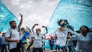 Pese al incremento del 35%, los docentes autoconvocados siguen de paro