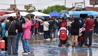 Pinares: cientos de vecinos realizaron trámites sin moverse de su barrio