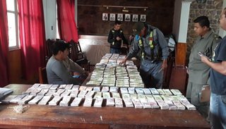 Secuestran más de 1 millón 700 mil pesos