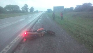 Motociclistas heridos tras ser embestidos por un vehículo