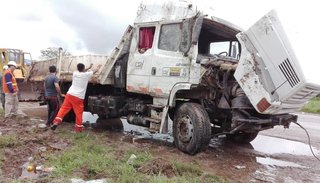 Volcó un camión y generó problemas en el tránsito