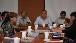 Gobierno mejoró oferta, pero no satisface a estatales