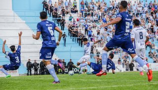 Juventud ganó el clásico pero igual descendería con Gimnasia