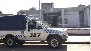 Policía detenido acusado por violencia de género